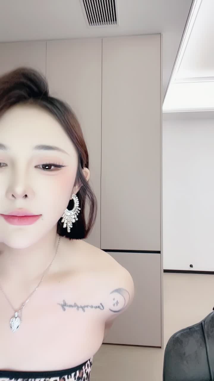 二零二五十一月十九号_巭䒵1